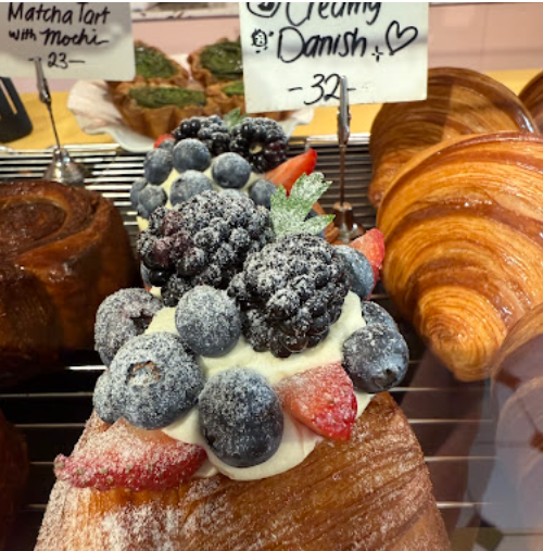 Gato caramel iced latte